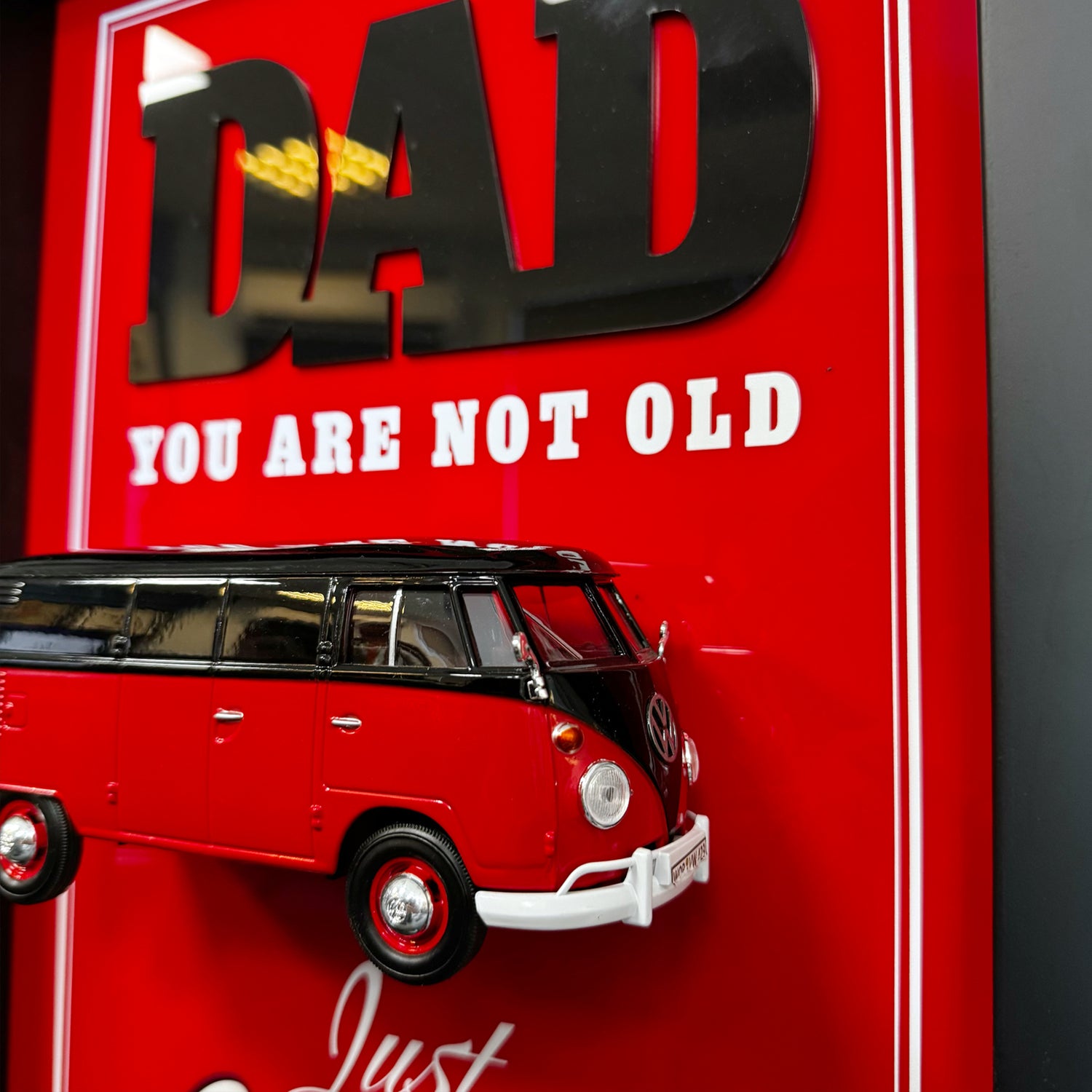 DAD – You Are Not Old, Just Classic” Klasik Otomobil Temalı El Yapımı Tablo