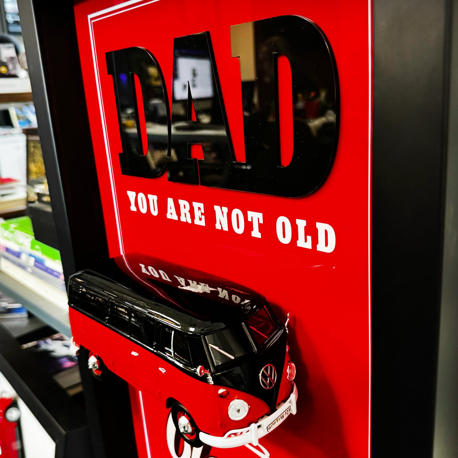 DAD – You Are Not Old, Just Classic” Klasik Otomobil Temalı El Yapımı Tablo