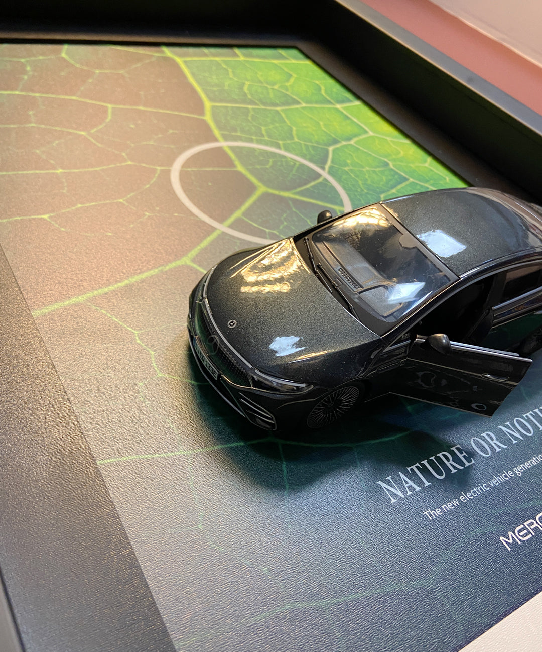 Sınırlı sayıda üretilmiş Mercedes üç boyutlu otomobil tablo, ofis ve duvar dekoru için kaliteli özel baskı tasarım.