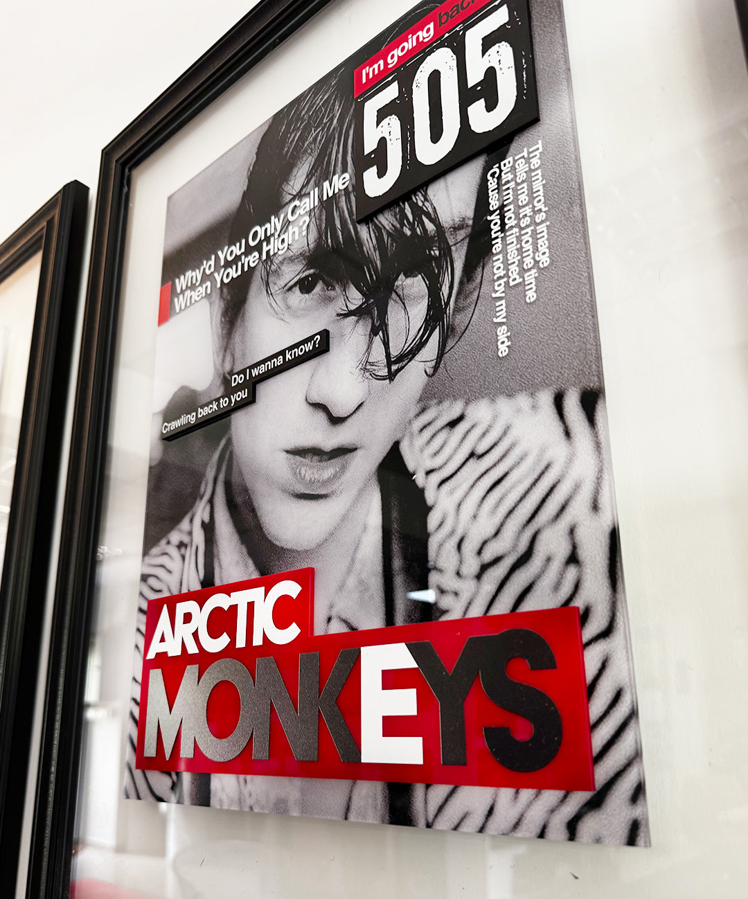 El işçiliği Arctic Monkeys ve gitar detaylı sanat tablosu, modern dekoratif parça.
