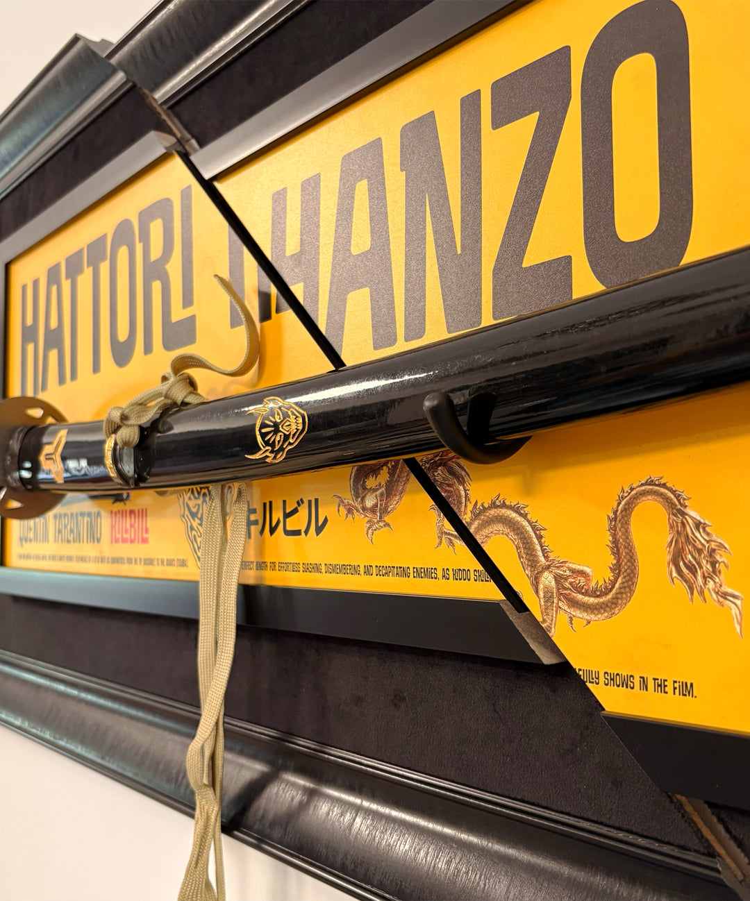 Hattori Hanzo katana replikalı el yapımı tablo, samuray kültürünü modern sanatla buluşturan özel tasarım