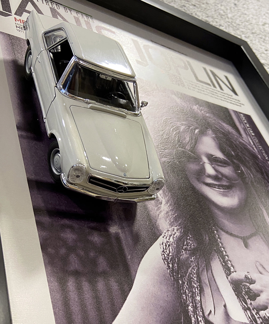 Mercedes detaylı Janis Joplin temalı tablo, kaliteli malzeme ve sınırlı sayıda üretilmiş üç boyutlu duvar dekoru.