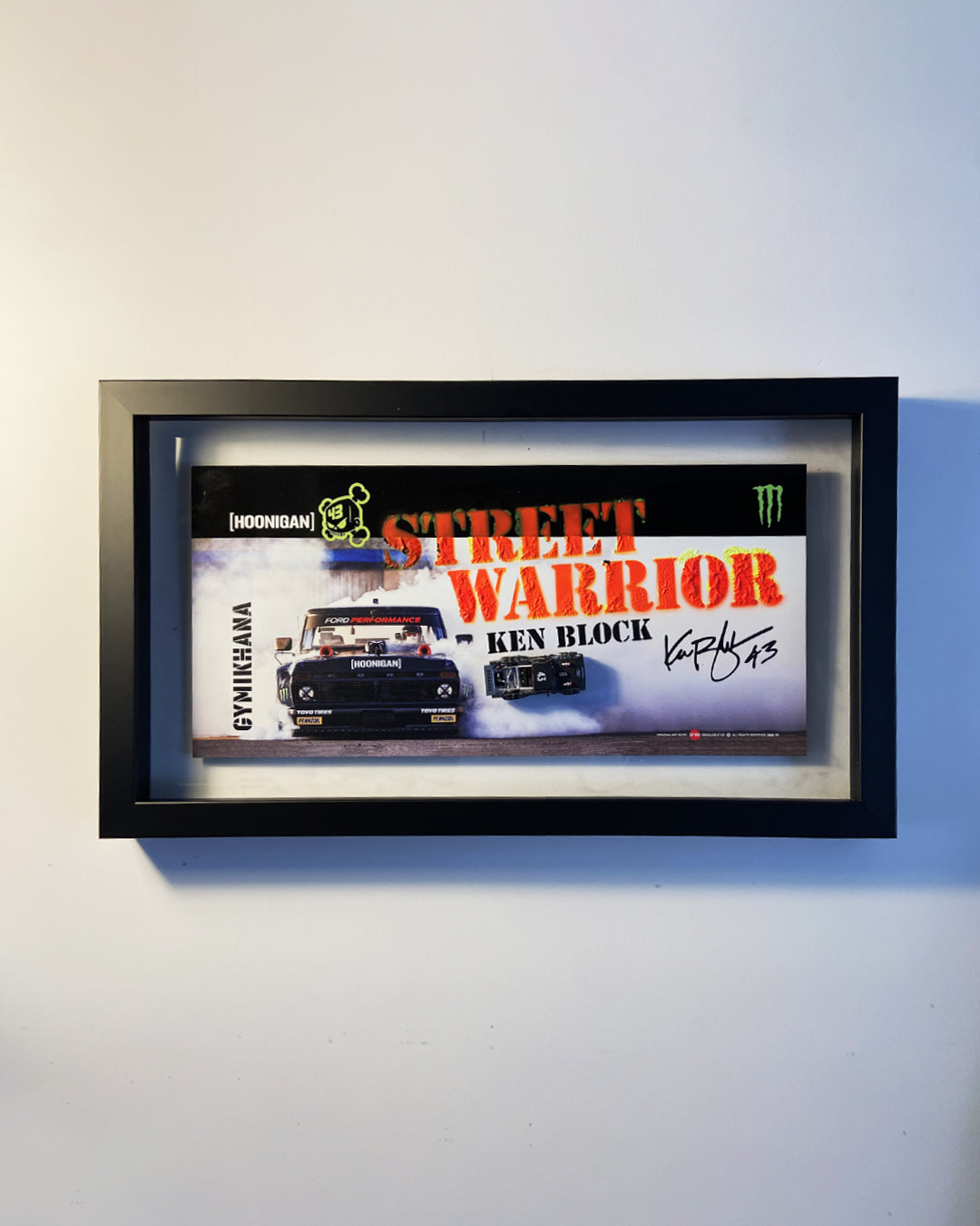 Ken Block Hoonigan otomobiliyle hazırlanmış 1:18 ölçekli özel 3D tablo tasarımı.