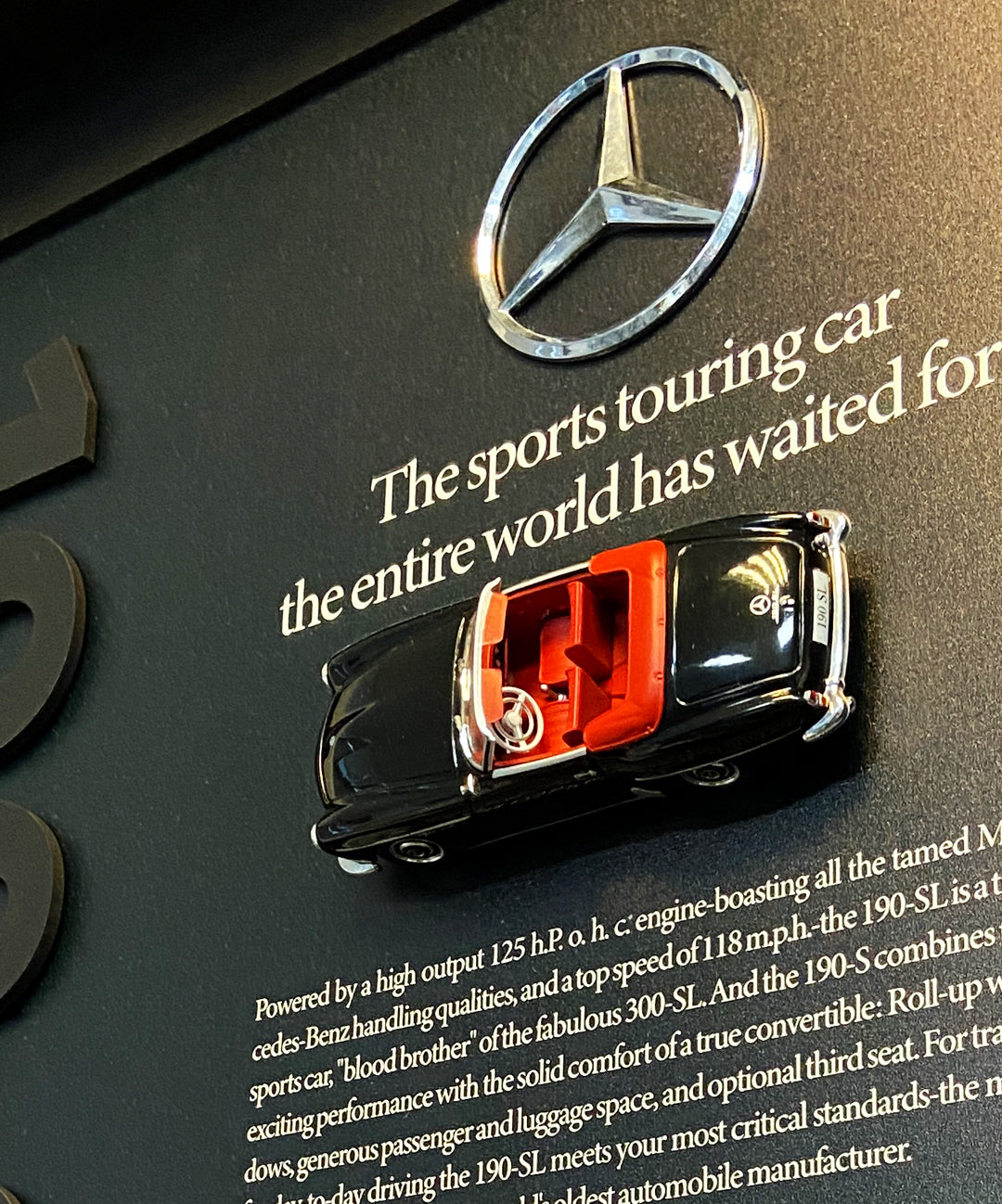 Koleksiyonluk Mercedes 190 SL tablo, kaliteli malzemeden hazırlanmış modern dekoratif eser.
