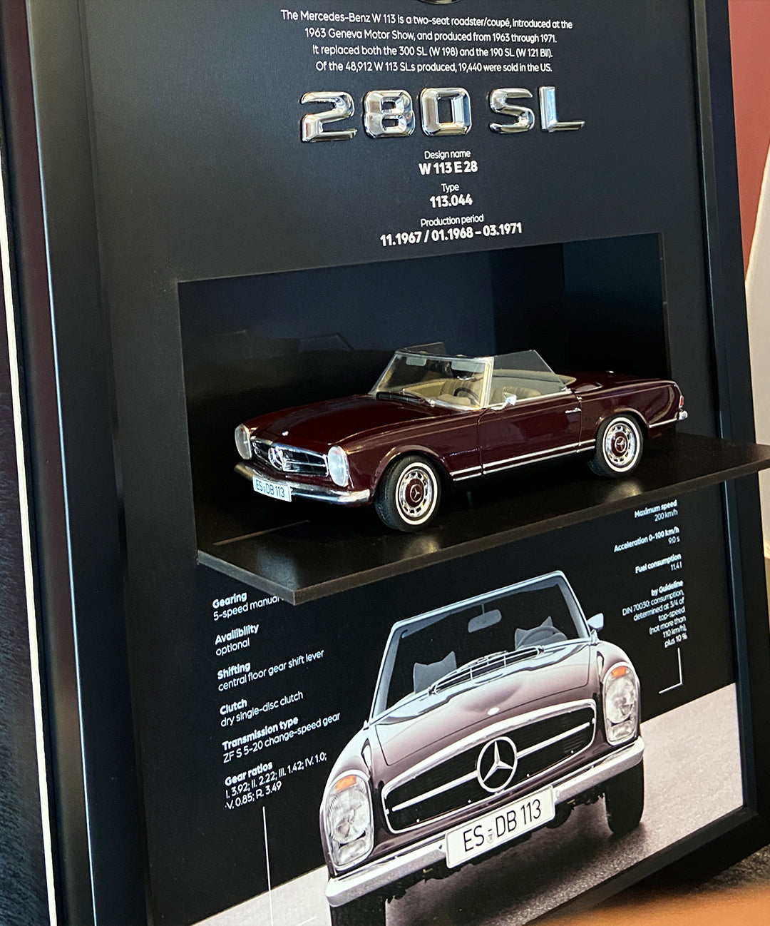 Kaliteli malzeme ve özel baskıyla üretilmiş Mercedes 230 SL üç boyutlu tablo, ofis ve duvar dekoru için ideal.