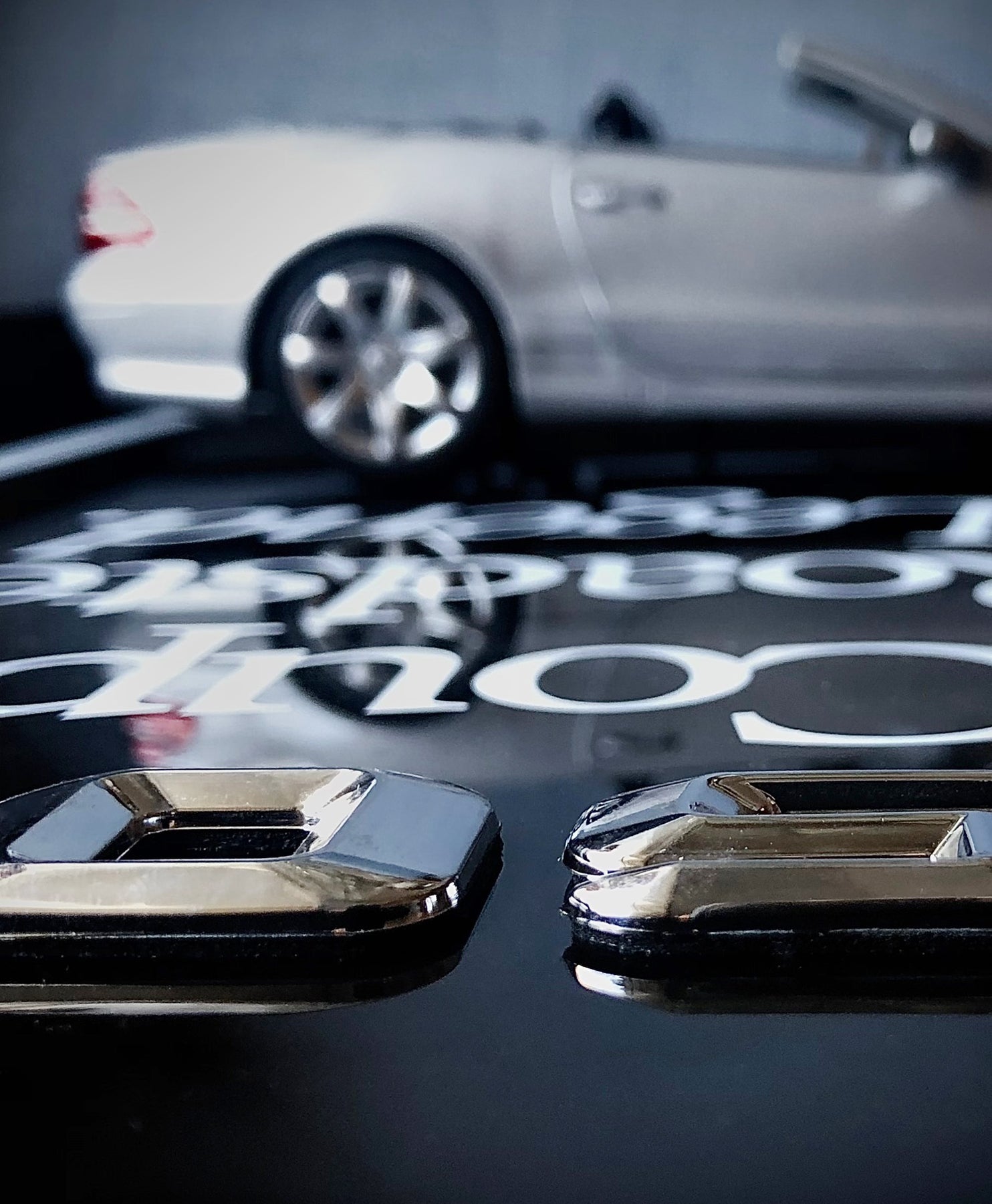 Üç boyutlu Mercedes-Benz SL 500 otomobil tablo, ofis ve duvar dekoru için özel baskı el işçiliği ürün.