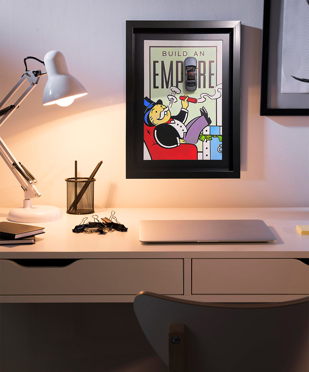 Lüks otomobil modeliyle hazırlanmış Monopoly tablo, el işçiliği üç boyutlu duvar dekoru, sınırlı sayıda üretim.