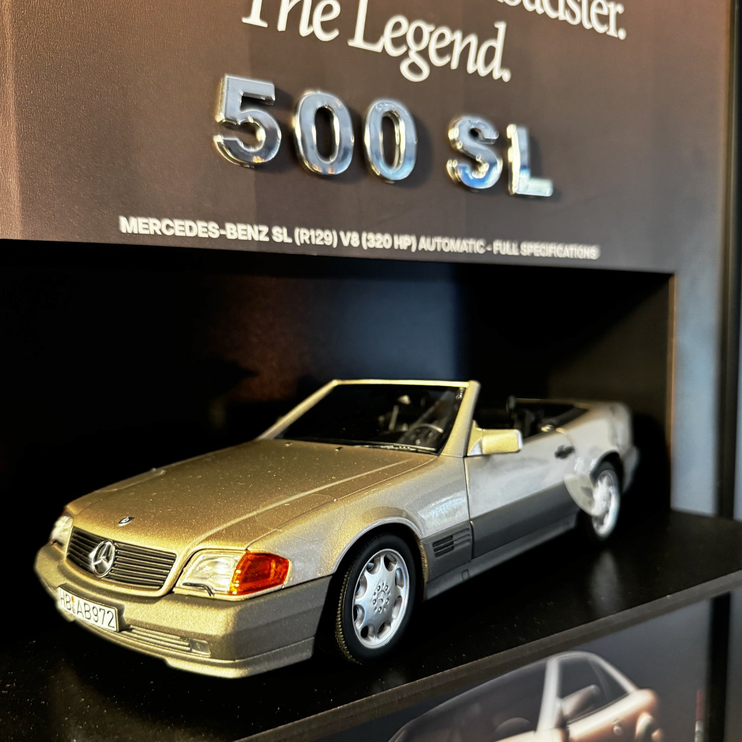 Mercedes-Benz 500 SL – 1:18 Ölçek Özel Tasarım Tablo