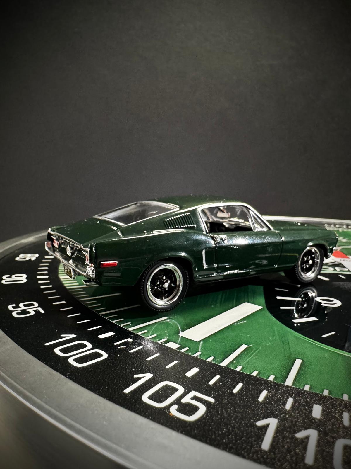 Breitling Mustang Edition Saat ve Mustang Model Tablo Tasarımı