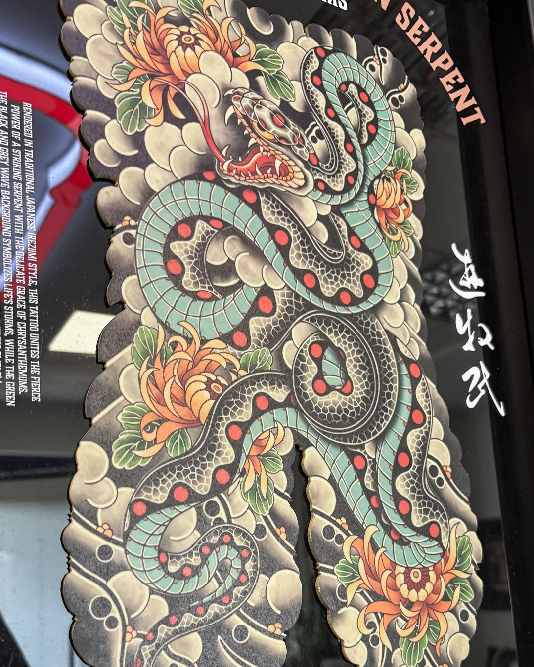 Irezumi Serpent & Chrysanthemum Temalı Özel Tasarım Tablo (40 × 55 cm)