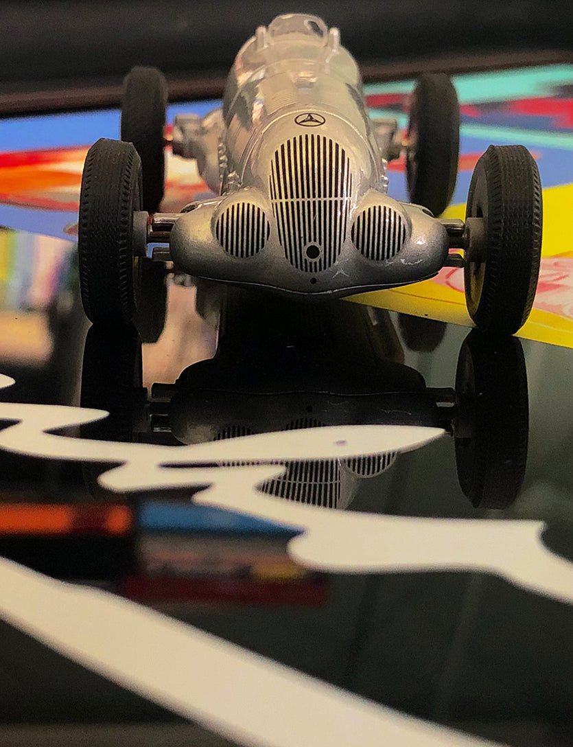 Klasik Mercedes W125 modeli ve Andy Warhol tarzı birleşimi üç boyutlu tablo, kişiye özel sanat dekoru.
