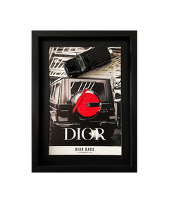 DIOR ve Mercedes G-Class birleşimi üç boyutlu tablo, el işçiliği özel baskı, koleksiyon değeri yüksek dekor.
