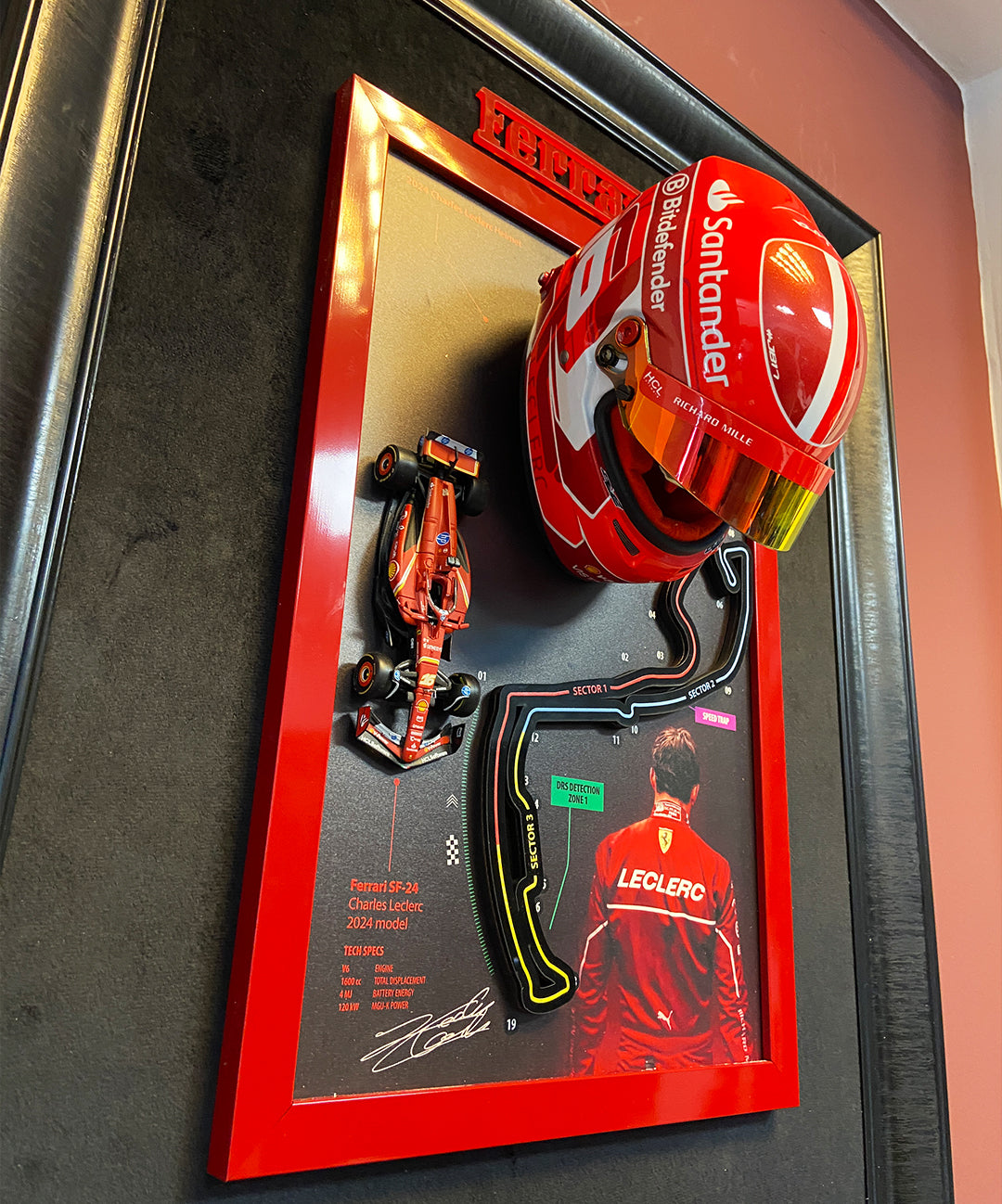 Leclerc’in F1 aracının 1:18 ölçekli modeliyle oluşturulmuş özel 3D sanat tablosu